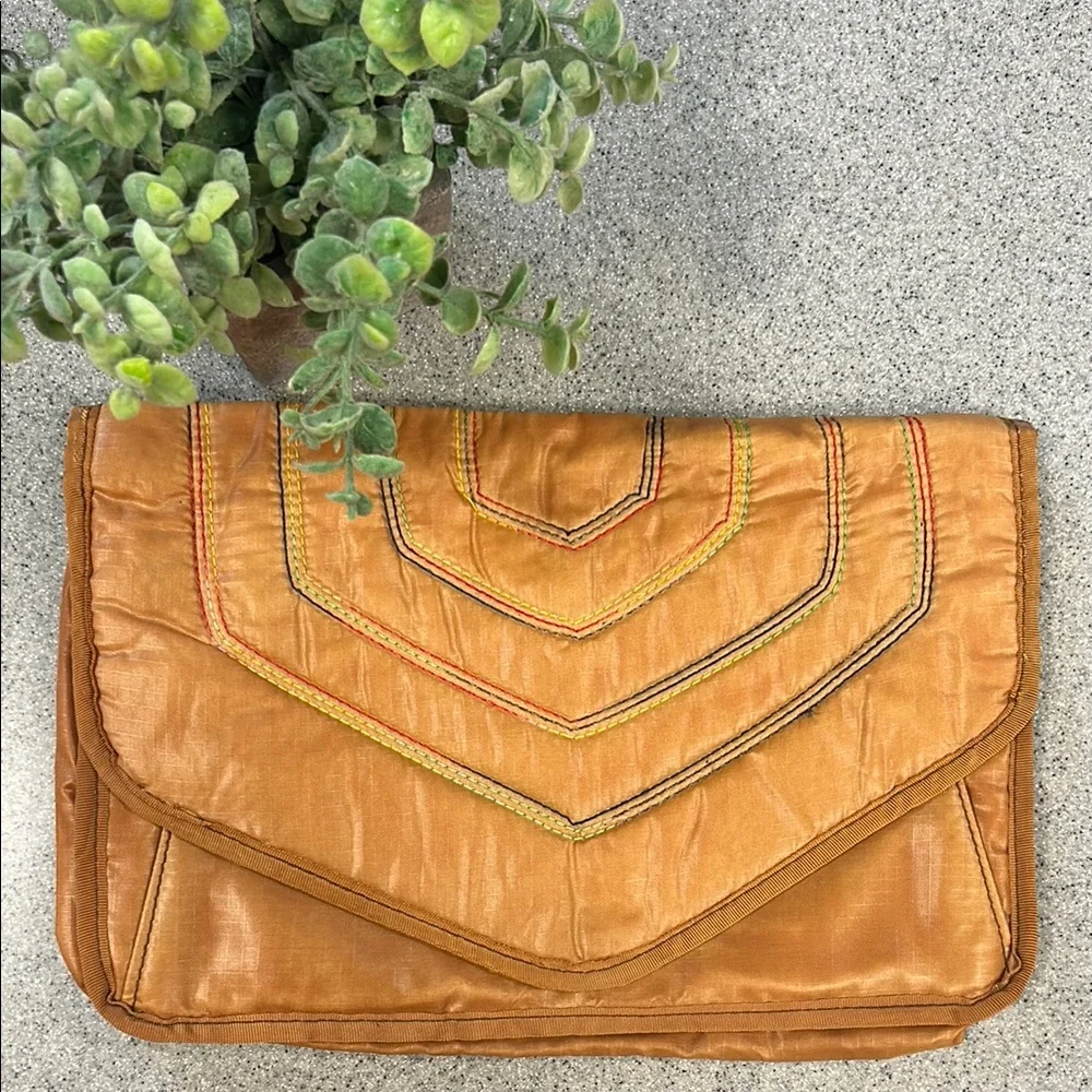 RARE VINTAGE 80s rip stop nylon Elegant tan/Gold Clutch Bag